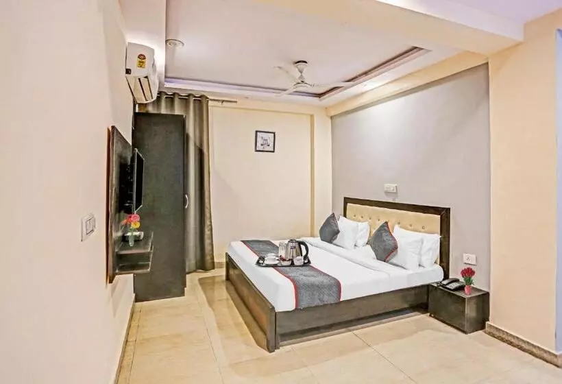 هتل Townhouse 1030 Zodiac