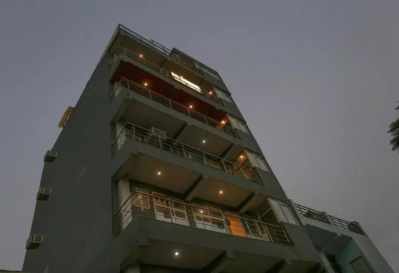 هتل Townhouse 1030 Zodiac