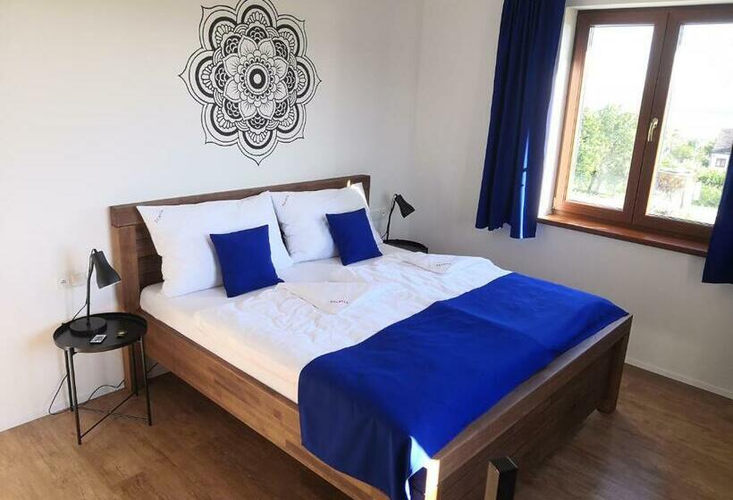 פנסיון Palavia Apartments