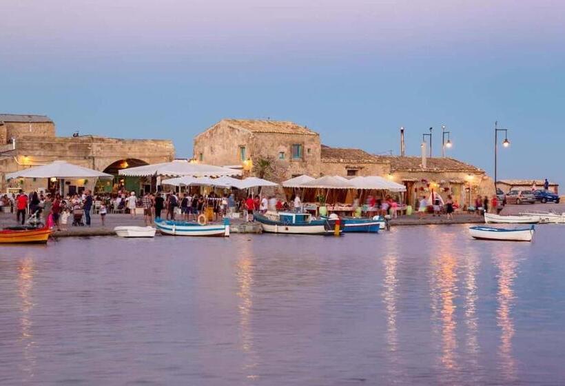 مبيت وإفطار Green Rooms Marzamemi