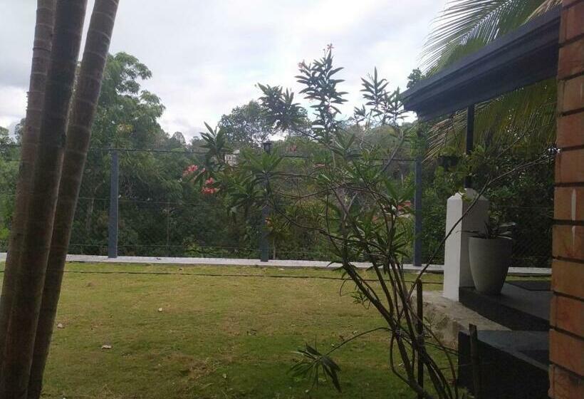 Grand Jumbo Hotel & Restaurant