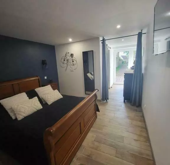 Hotelli Les Gîtes De Ninon