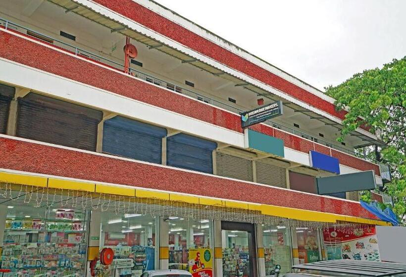 فندق Oyo 90284 Majestic Stays