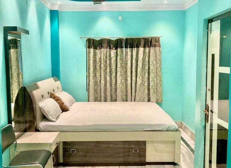 Hotel Pop Jashoda Bhawan Near Girish Mancha