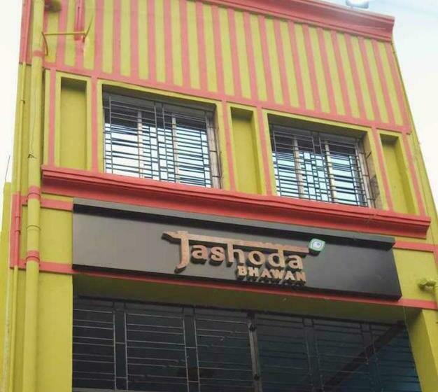 Hotel Pop Jashoda Bhawan Near Girish Mancha