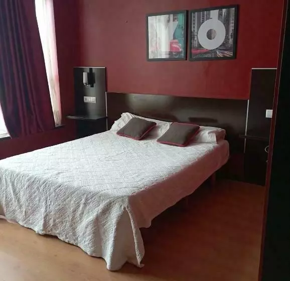 Hotelli / Restaurante La Pepa