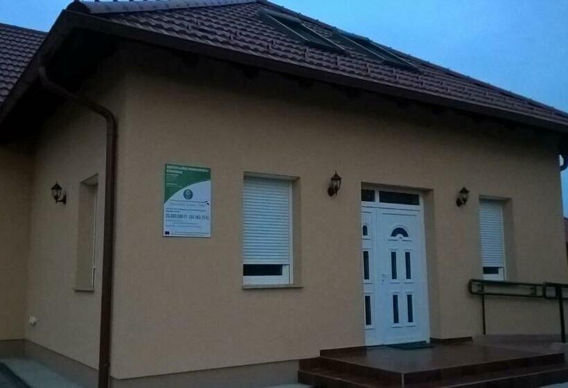 펜션 Bencsik Vendégház