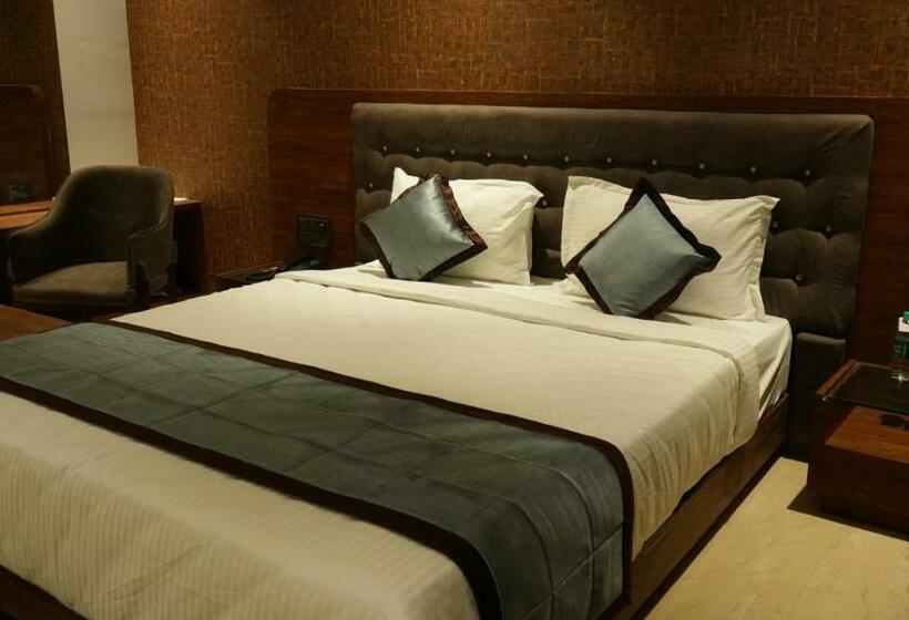 בית מלון כפרי Alaukik