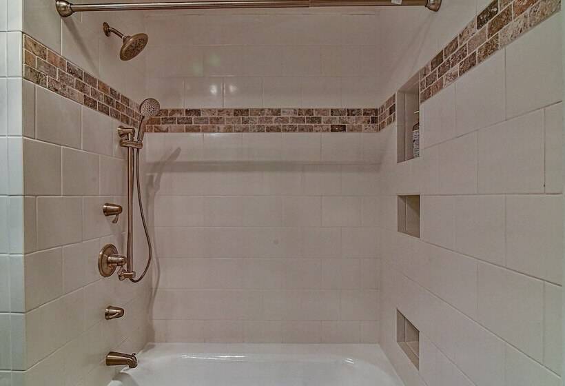 Kingdom On Knollwood