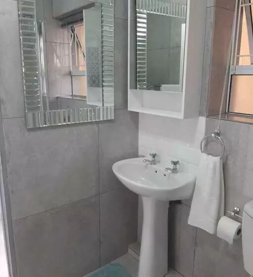Mawethu Pinelands Modern 2 Bedrooms Flat With Parking Bay