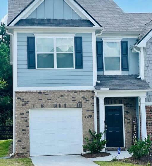 New 3/2.5 In Union City! Mins From Airport & Atl!