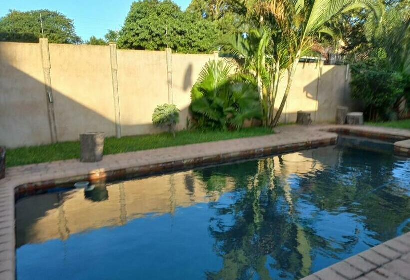 פנסיון Mbuso Guest Lodge