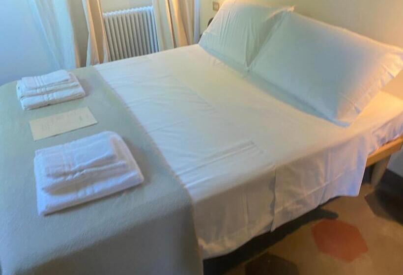 بنسيون Oste Al Numero 22 Sage