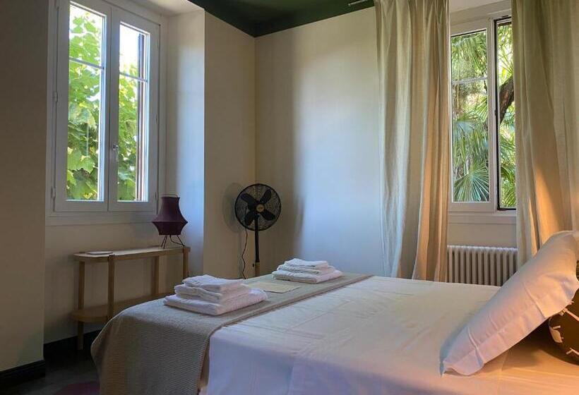 بنسيون Oste Al Numero 22 Sage