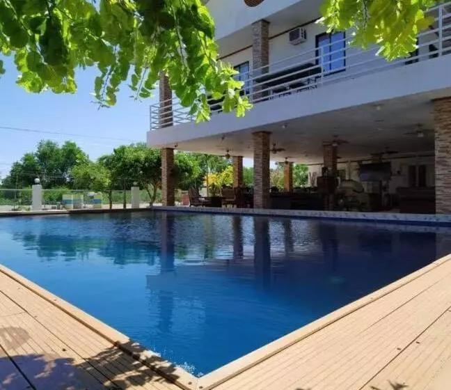 Hotelli Amanzara Bohol Resort
