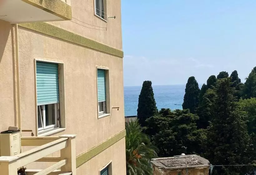 Majatalo Butterfly Sanremo