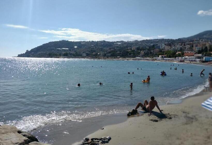 פנסיון Butterfly Sanremo