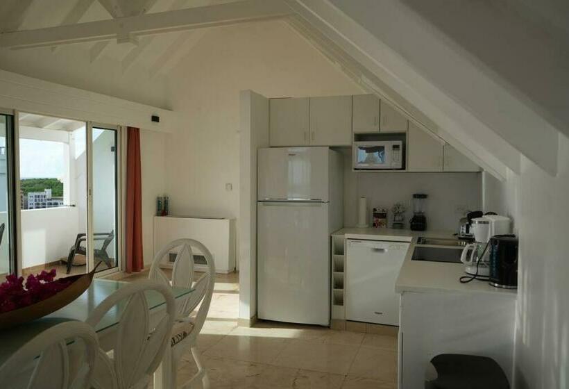 Penthouse In Sapphire Beach Club, Cupecoy