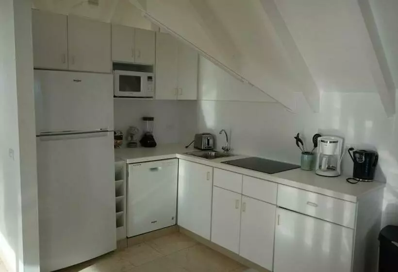 Penthouse In Sapphire Beach Club, Cupecoy