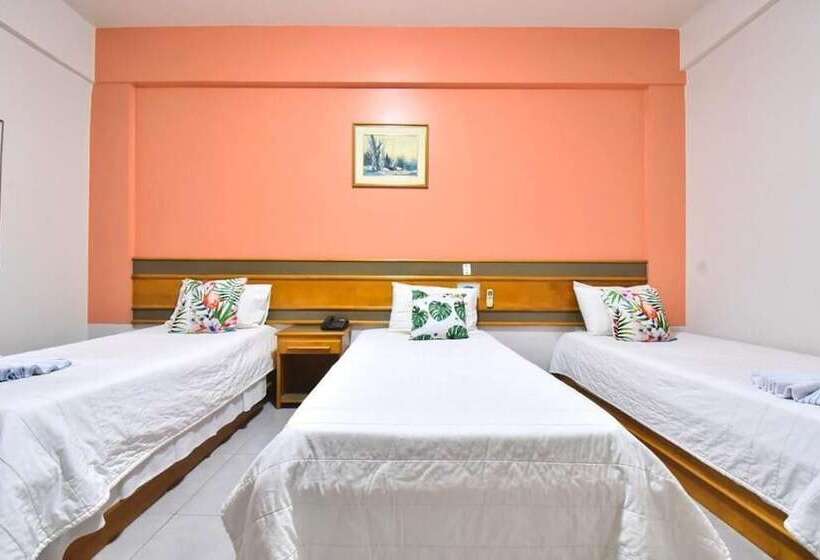 בית מלון כפרי Lawrence