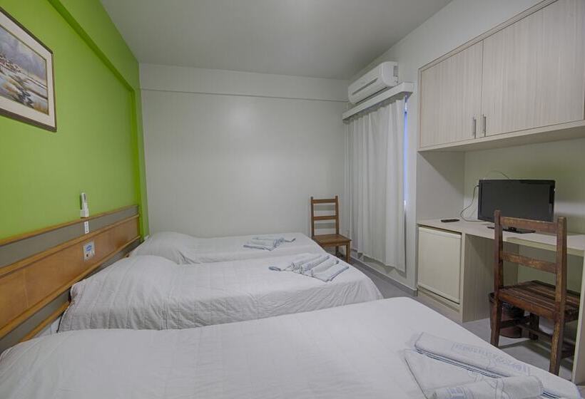 בית מלון כפרי Lawrence