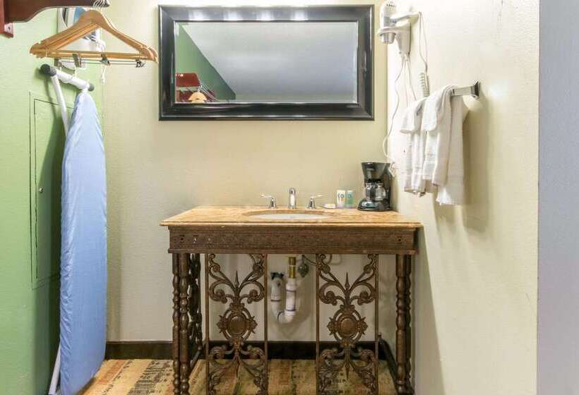 فندق Quality Inn & Suites