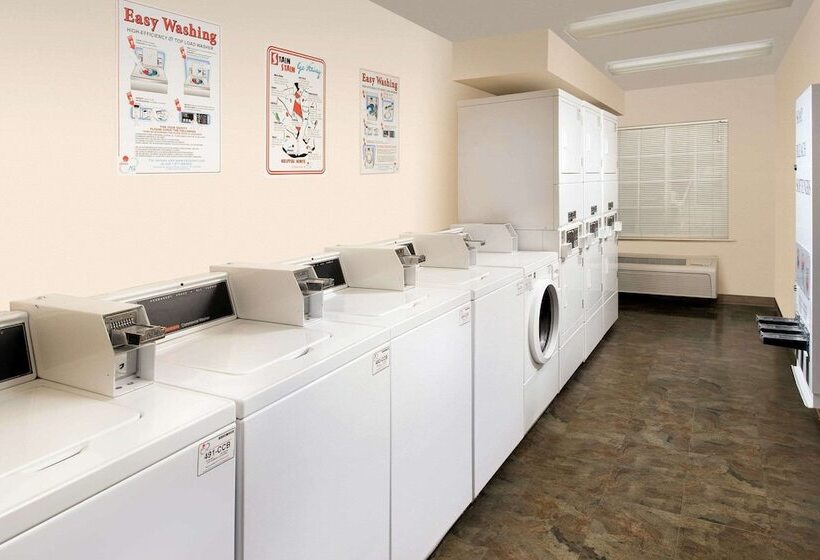 호텔 Woodspring Suites Kansas City Mission