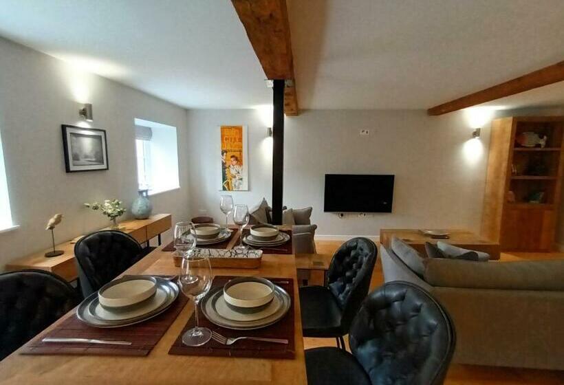 The Old Warehouse Ely Apartments