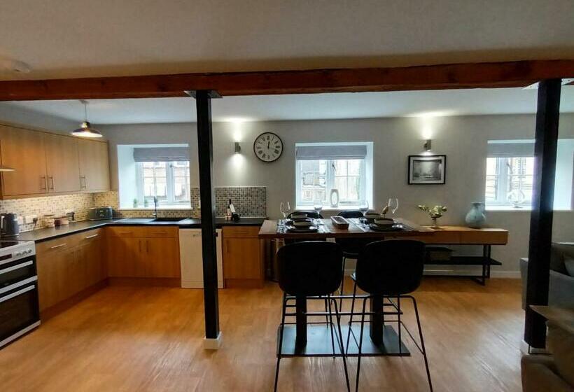 The Old Warehouse Ely Apartments