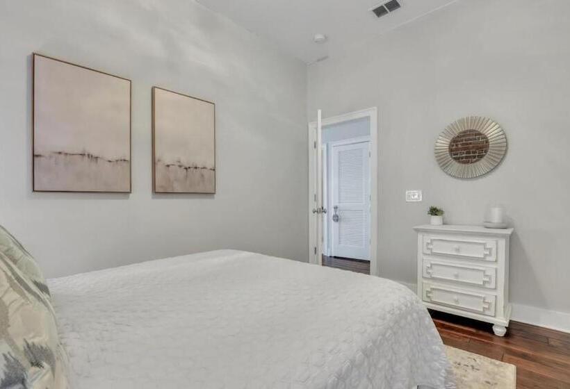 Broughton Street Bungalow   Steps To Everything