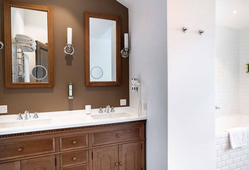 فندق Best Western Plus Market Square Lviv