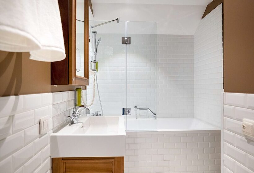 فندق Best Western Plus Market Square Lviv