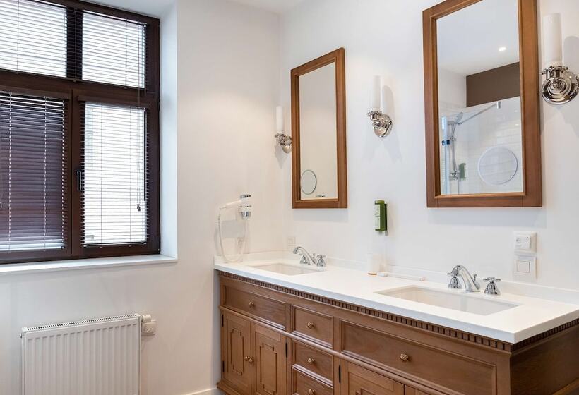 فندق Best Western Plus Market Square Lviv