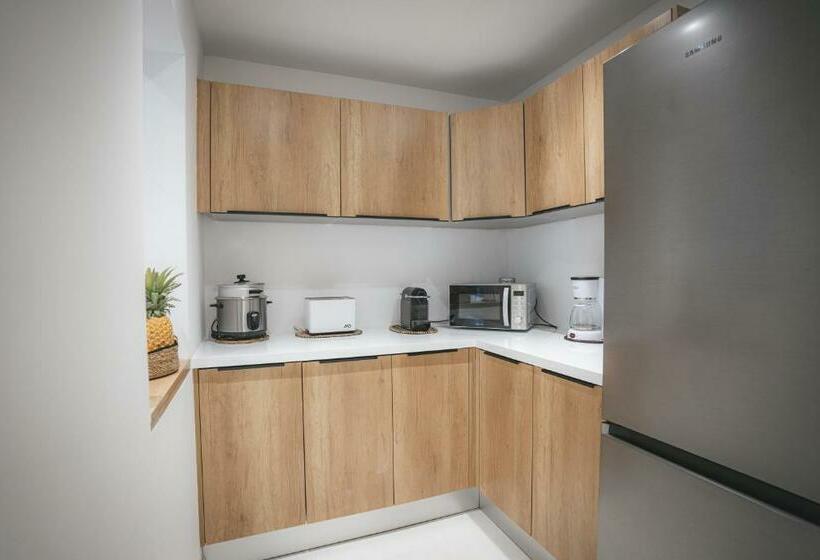 Maison De Nina, à 20m Du Lagon De Trou D Eau