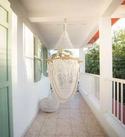 Maison De Nina, à 20m Du Lagon De Trou D Eau