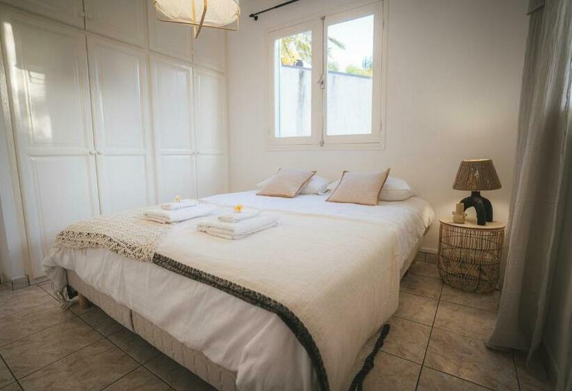 Maison De Nina, à 20m Du Lagon De Trou D Eau