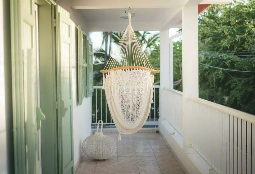 Maison De Nina, à 20m Du Lagon De Trou D Eau