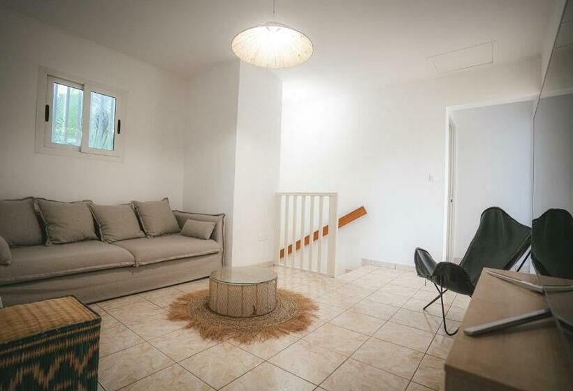 Maison De Nina, à 20m Du Lagon De Trou D Eau