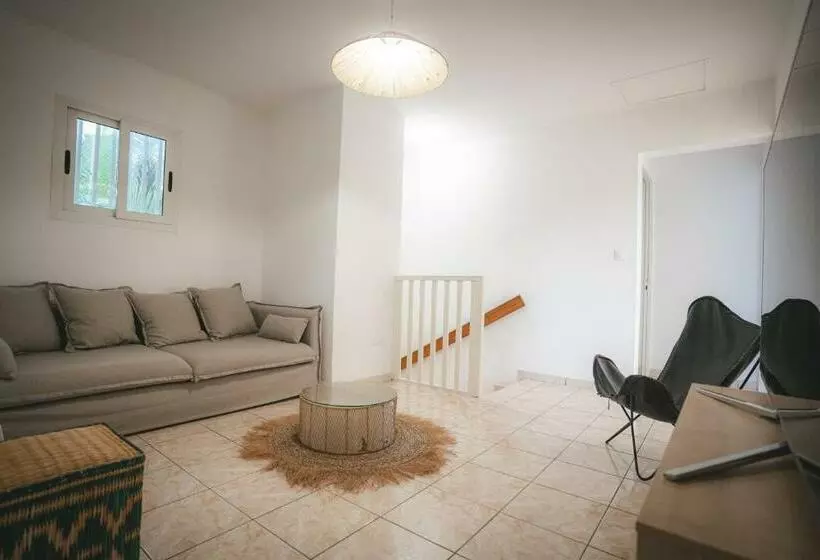 Maison De Nina, à 20m Du Lagon De Trou D Eau