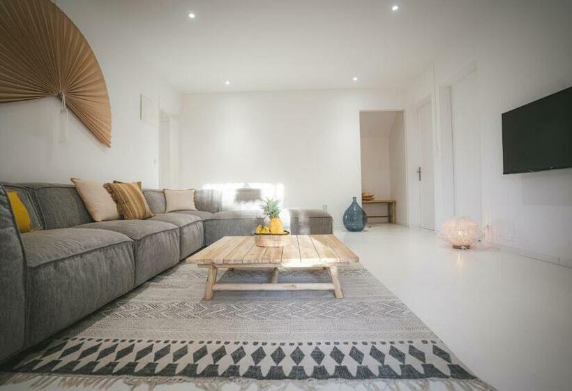 Maison De Nina, à 20m Du Lagon De Trou D Eau