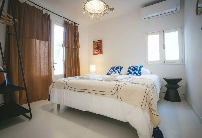Maison De Nina, à 20m Du Lagon De Trou D Eau