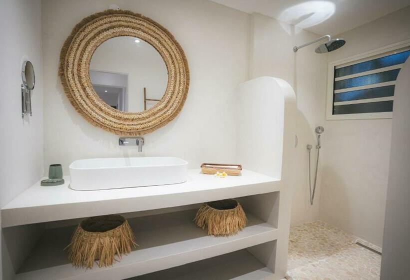 Maison De Nina, à 20m Du Lagon De Trou D Eau