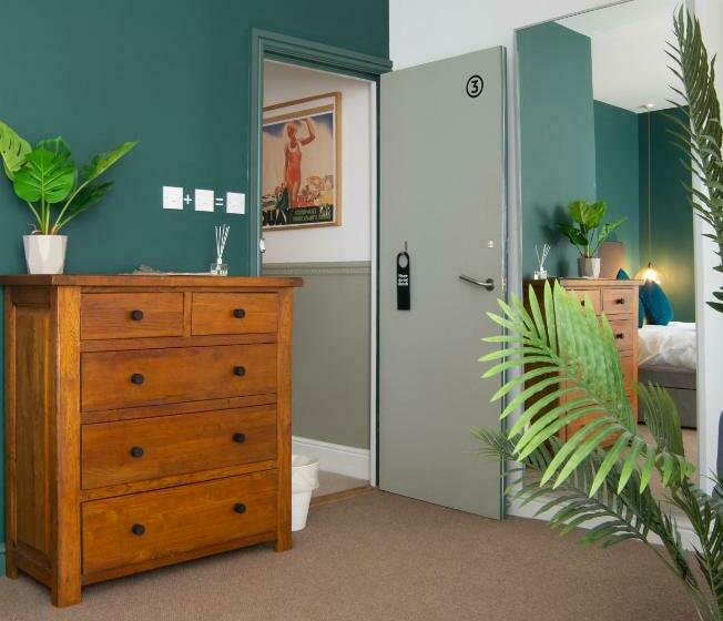 Sleeps 16 With Style And Space  And A Hot Tub!