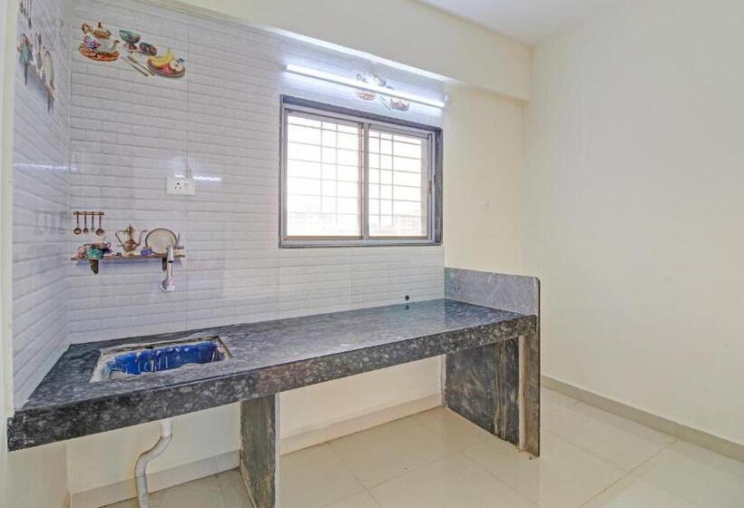 בית מלון כפרי O White House