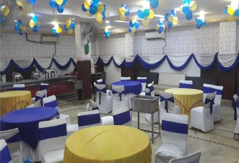 호텔 Crystal By Wb Inn