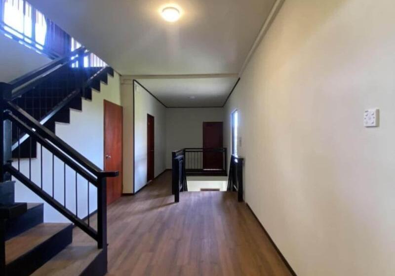 Hotel Oyo 90616 George Adventure Base