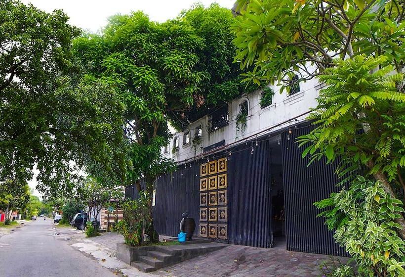 Отель Oyo 91627 Wika Wiki Homestay