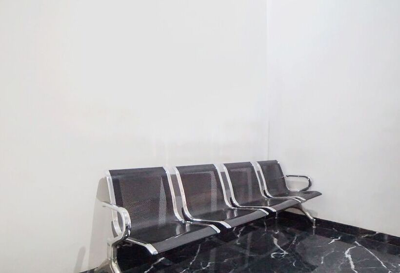 Отель Oyo 91627 Wika Wiki Homestay