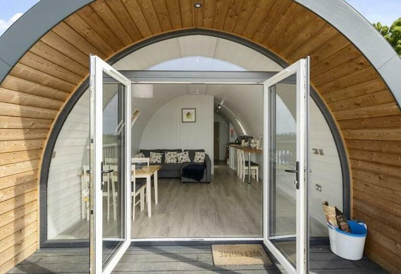 Finest Retreats   The Highland Camping Pod