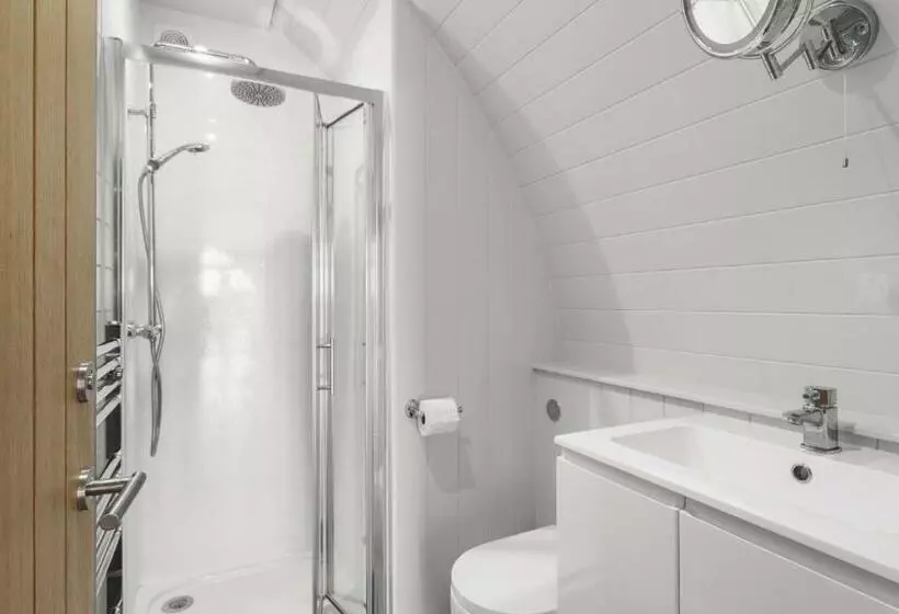 Finest Retreats   The Highland Camping Pod